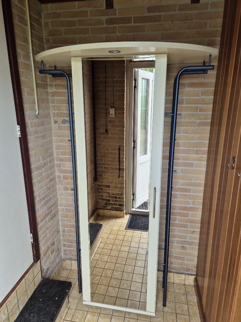 Kledingkast, Ophalen, Met deur(en), Gebruikt, 100 tot 150 cm