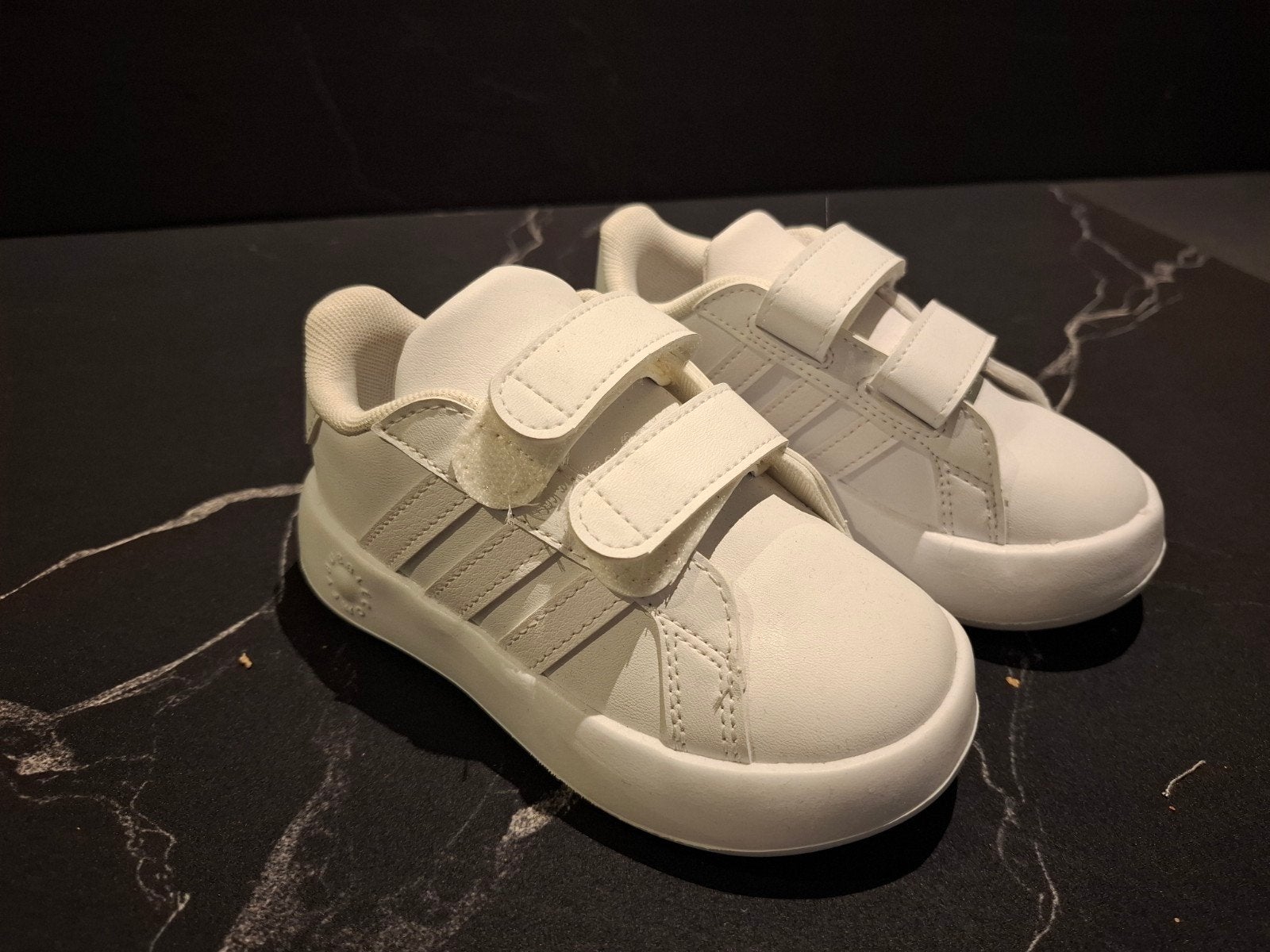 Nieuwe Adidas sneakers maat 25, Ophalen, Adidas, Jongen of Meisje, Schoenen