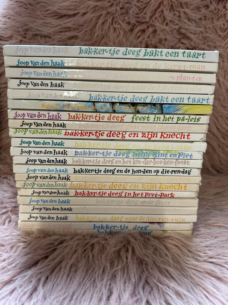 Bak-ker-tje deeg boekjes Vintage uitzoeken 3 euro p.stuk, Ophalen of Verzenden, Zo goed als nieuw