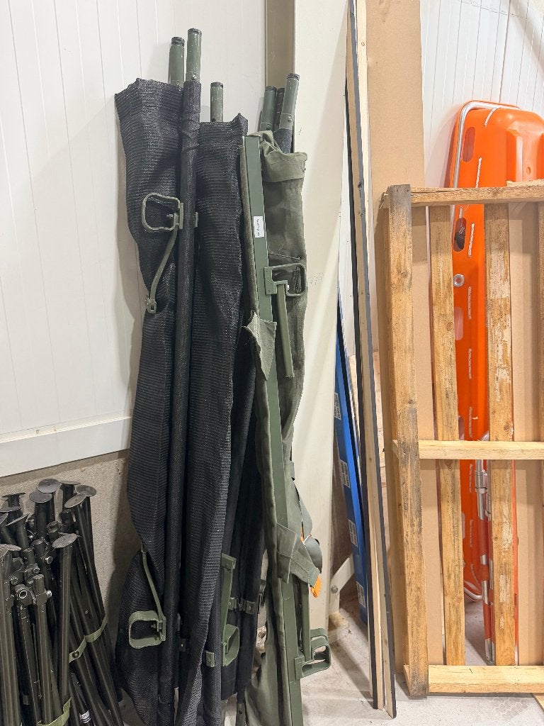 Militaire stretchers – gratis af te halen – beschadigd, Ophalen, Gebruikt