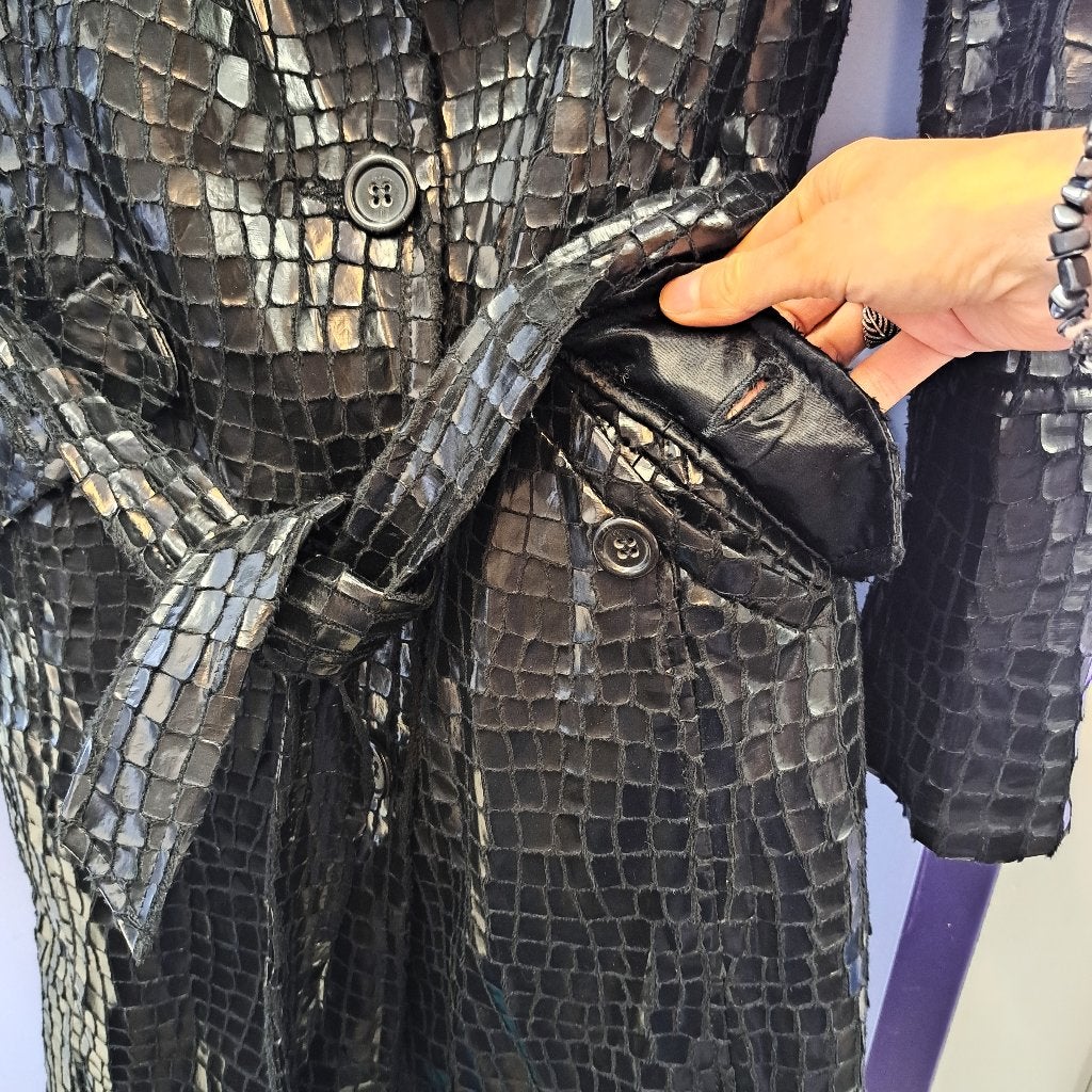 Maura by Claudia Sträter zwart croco trenchcoat mt 38 49825, Kleding | Dames, Jassen | Winter, Maat 38/40 (M), ., Zwart, Ophalen of Verzenden