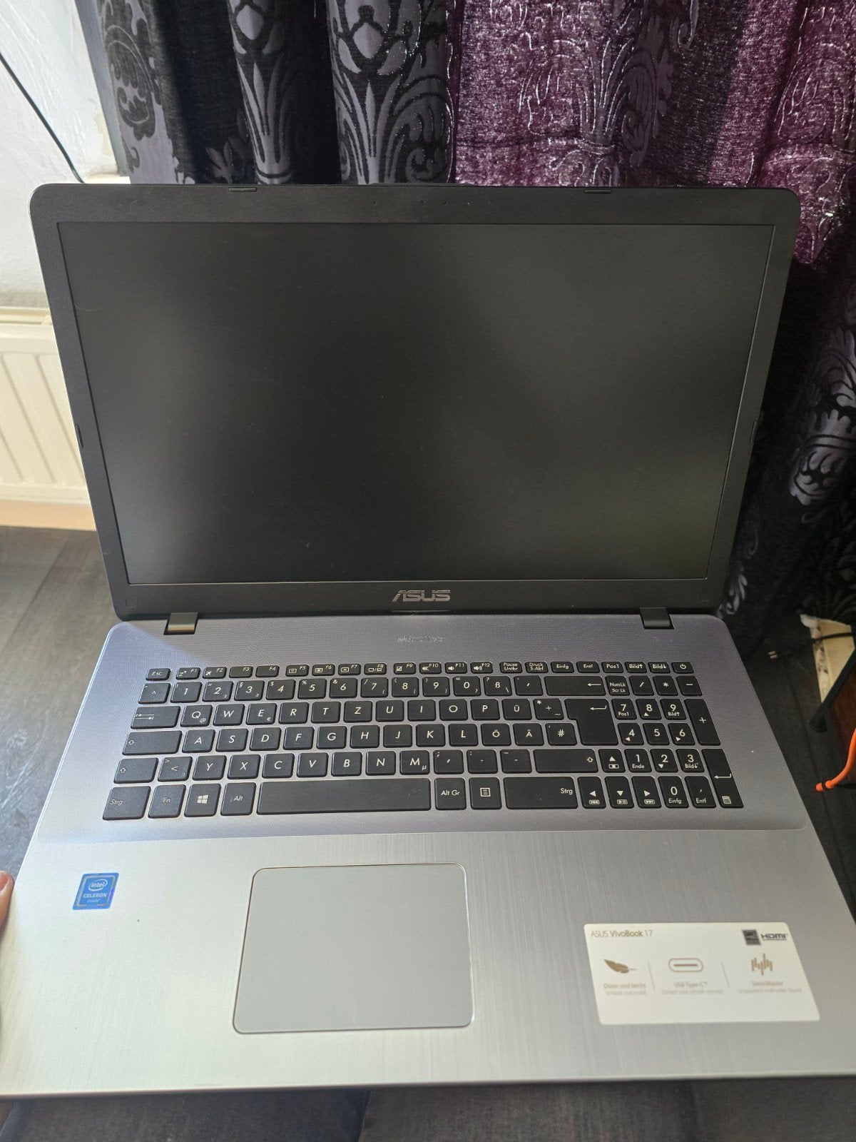 ASUS VivoBook 17 Laptop - Goed onderhouden, Computers en Software, Ophalen of Verzenden, Gebruikt, 17 inch of meer, ASUS