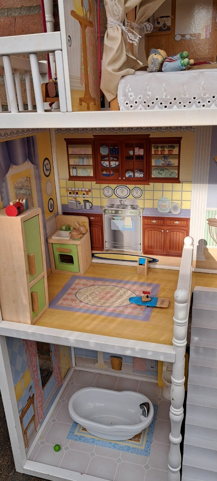 Foto 4 van Prachtig en compleet poppenhuis