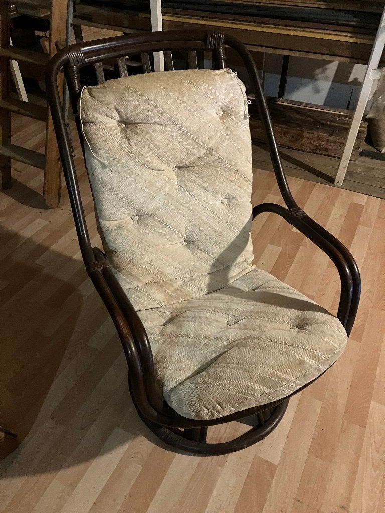Vintage houten schommelstoel met kussens, Ophalen