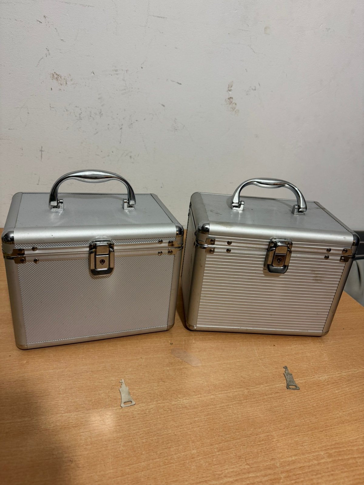 2 x Aluminium Koffers Voor Cd’s/ Dvd’s( 206 cd’s in totaal ), Ophalen of Verzenden, Zo goed als nieuw, Metaal, Cd's of Dvd's