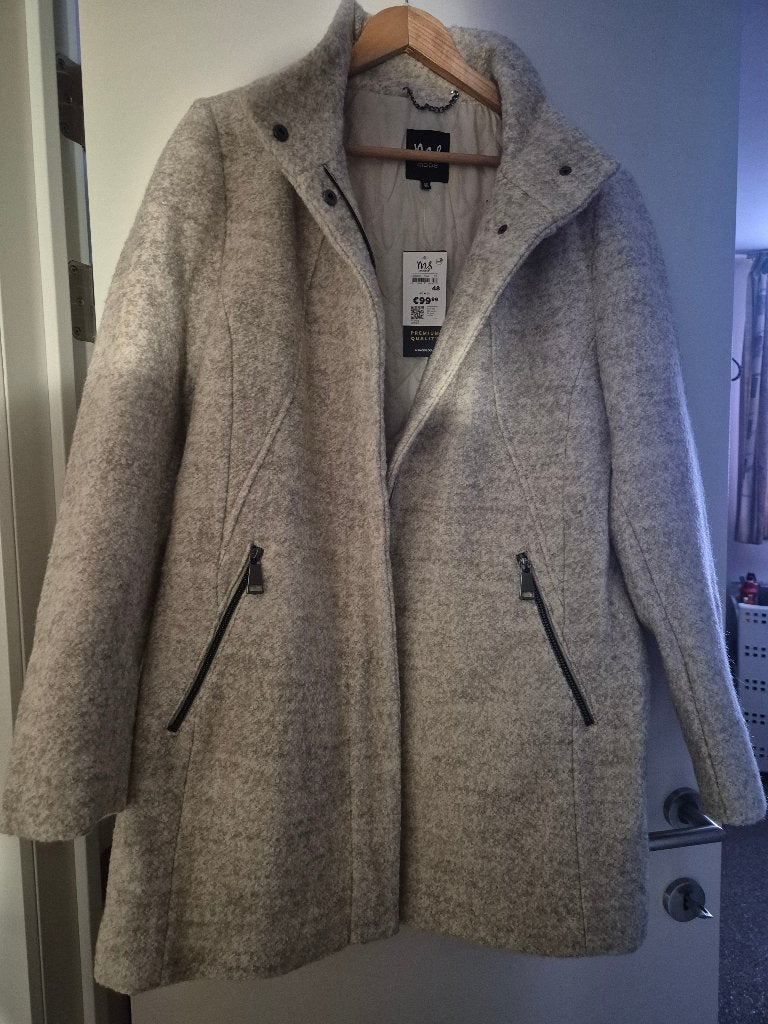 Nieuw boucle jas maat 48, Kleding | Dames, Jassen | Winter, Ophalen, Nieuw, Maat 46/48 (XL) of groter, Beige