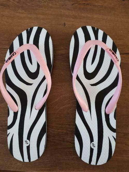 Camelia Zebra Slippers - Maat 38/39, Slippers, Nieuw, Ophalen of Verzenden, Roze