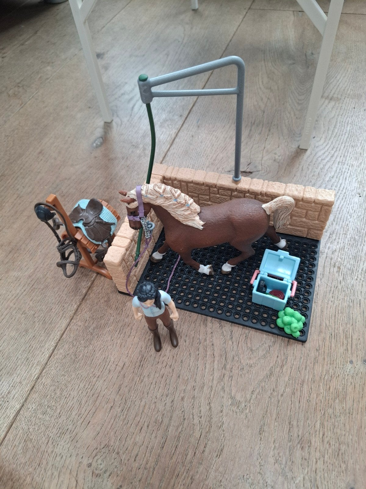 Schleich poetsplaats met paard en ruiter, Ophalen, Zo goed als nieuw, Jongen of Meisje