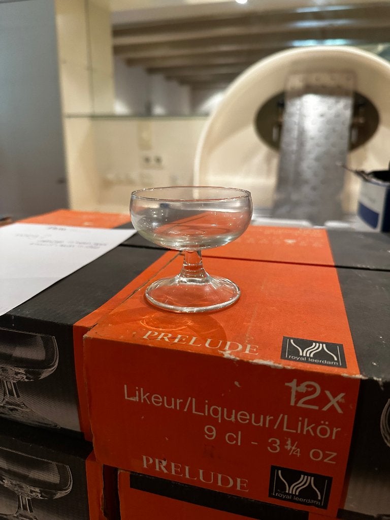 Likeur coupes, Ophalen