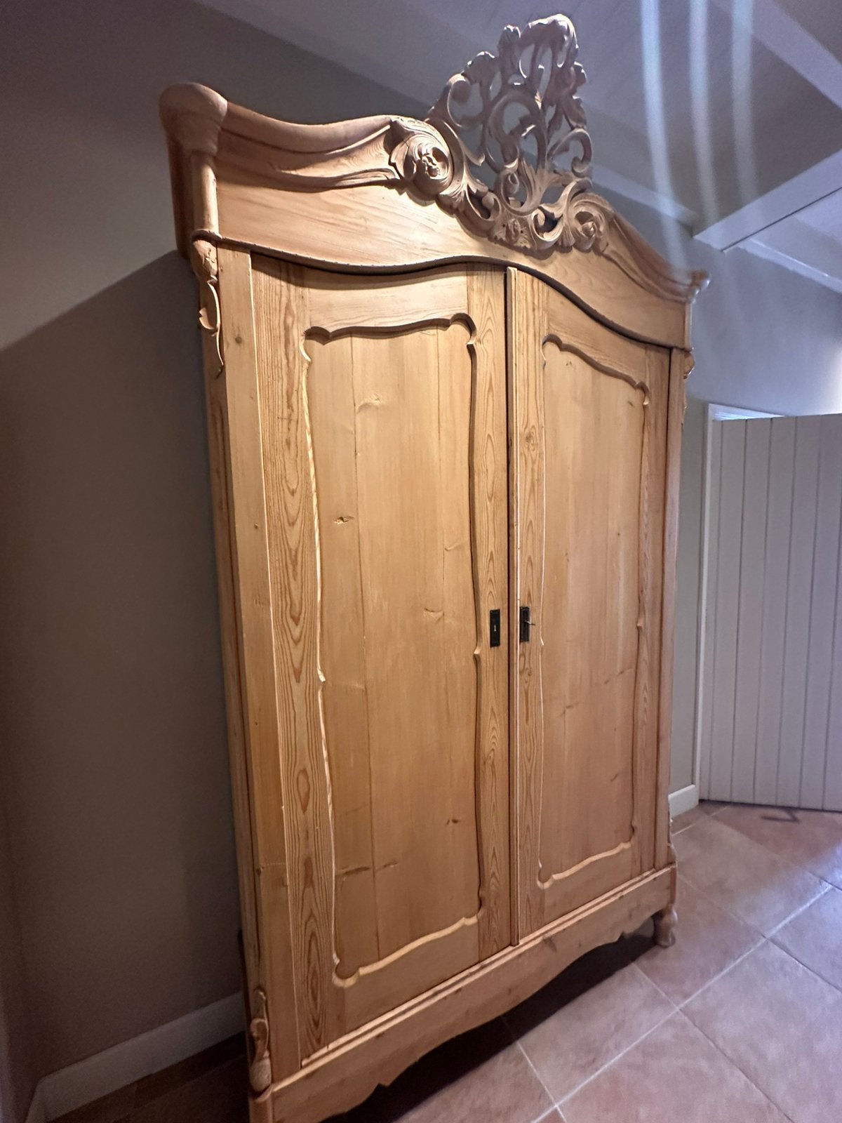 Kast grenen super mooi groot koof, Ophalen