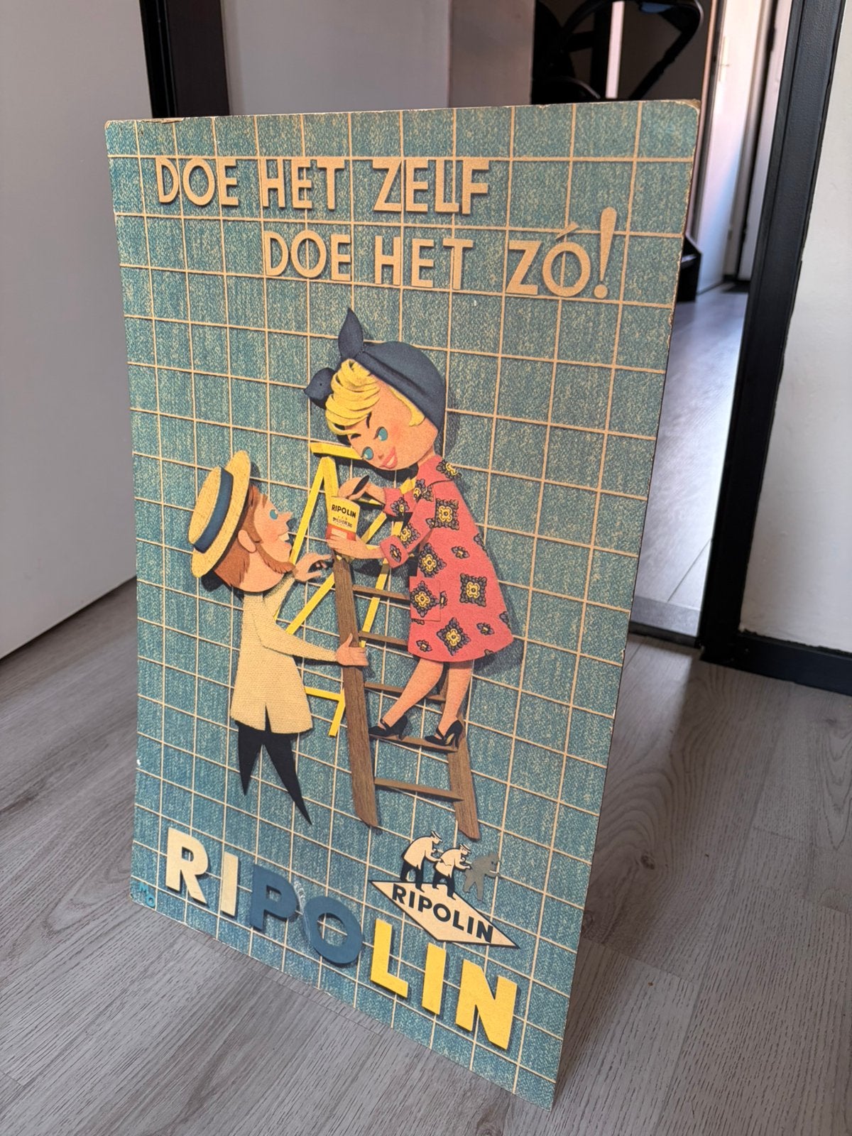 Karton reclame staander Ripolin, Ophalen of Verzenden, Gebruikt, Reclamebord