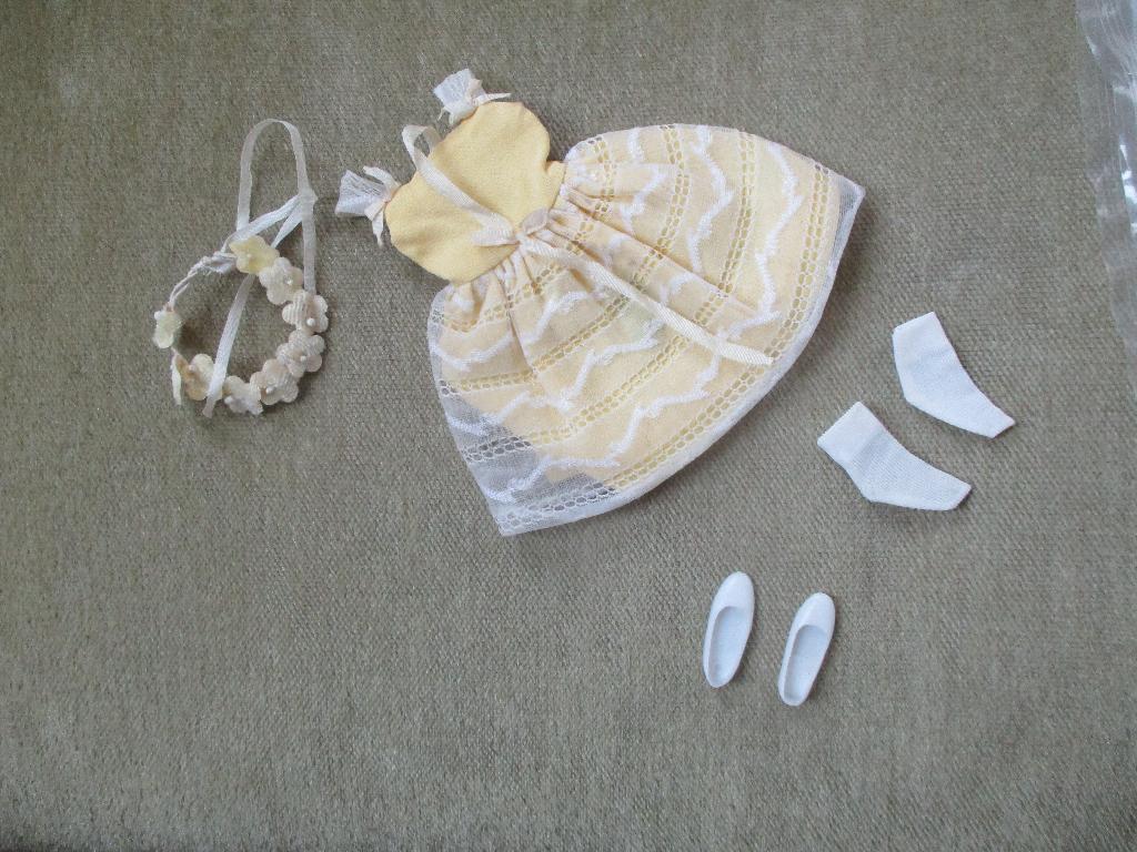 Vintage  barbie Skipper kleding mattel j 60 Cute, Verzenden, Zo goed als nieuw, Kleertjes