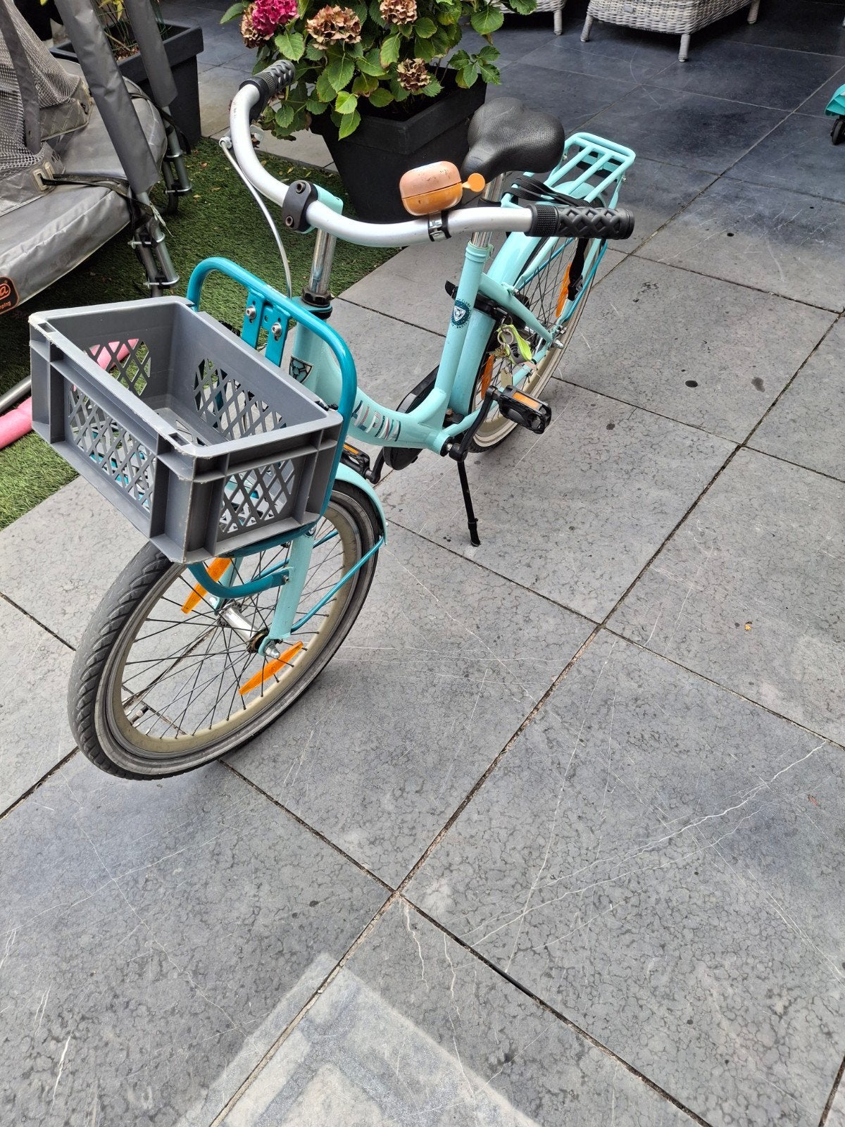 Kinderfiets 22 inch - Lichtblauw met mandje, Ophalen, Terugtraprem, Onbekend, 16 tot 20 inch