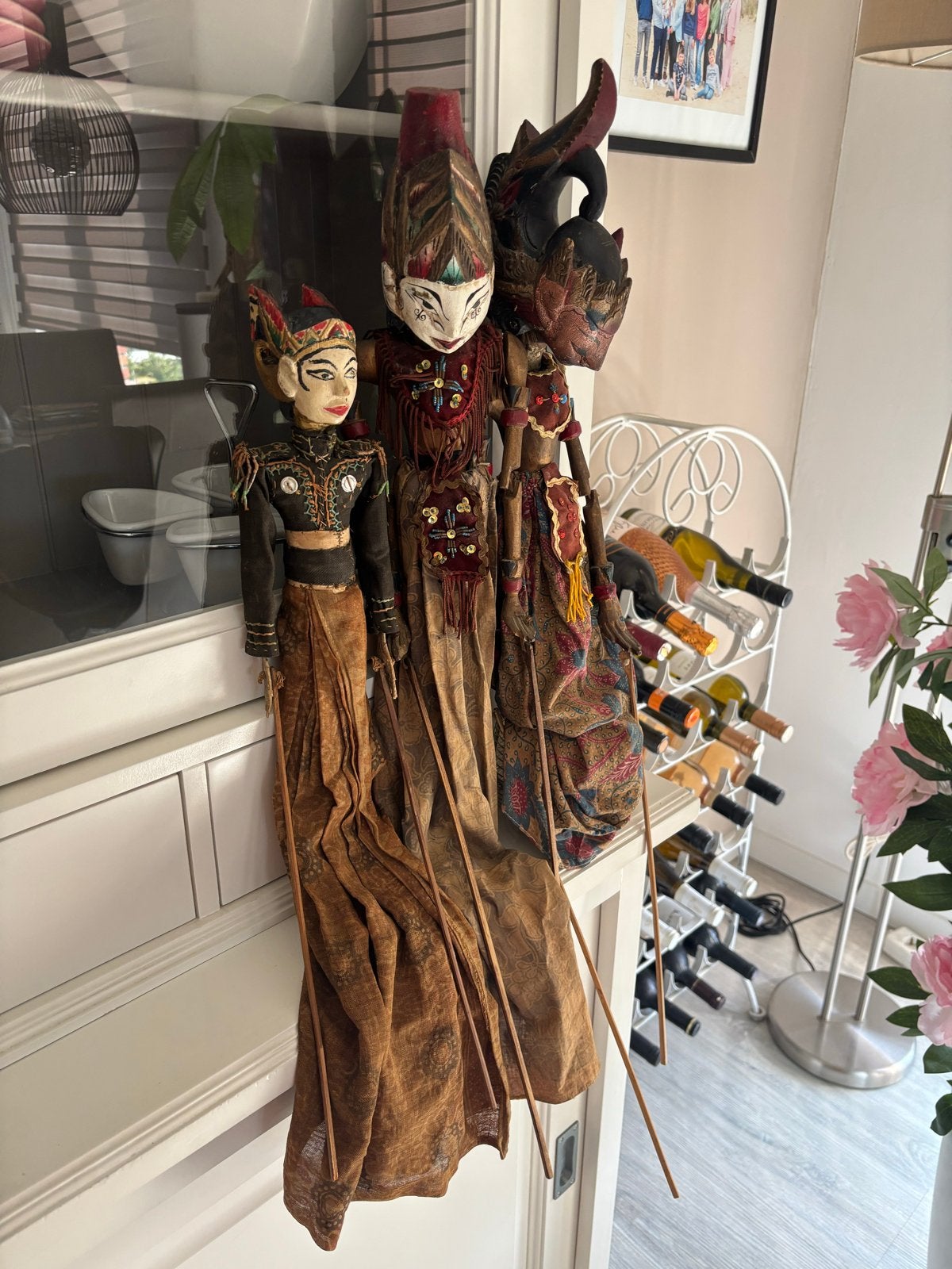 Set van 3 zeer oude wajangpoppen - Handgemaakt uit Azië, 50 - 100 cm, Handgemaakt, Scène, Hout