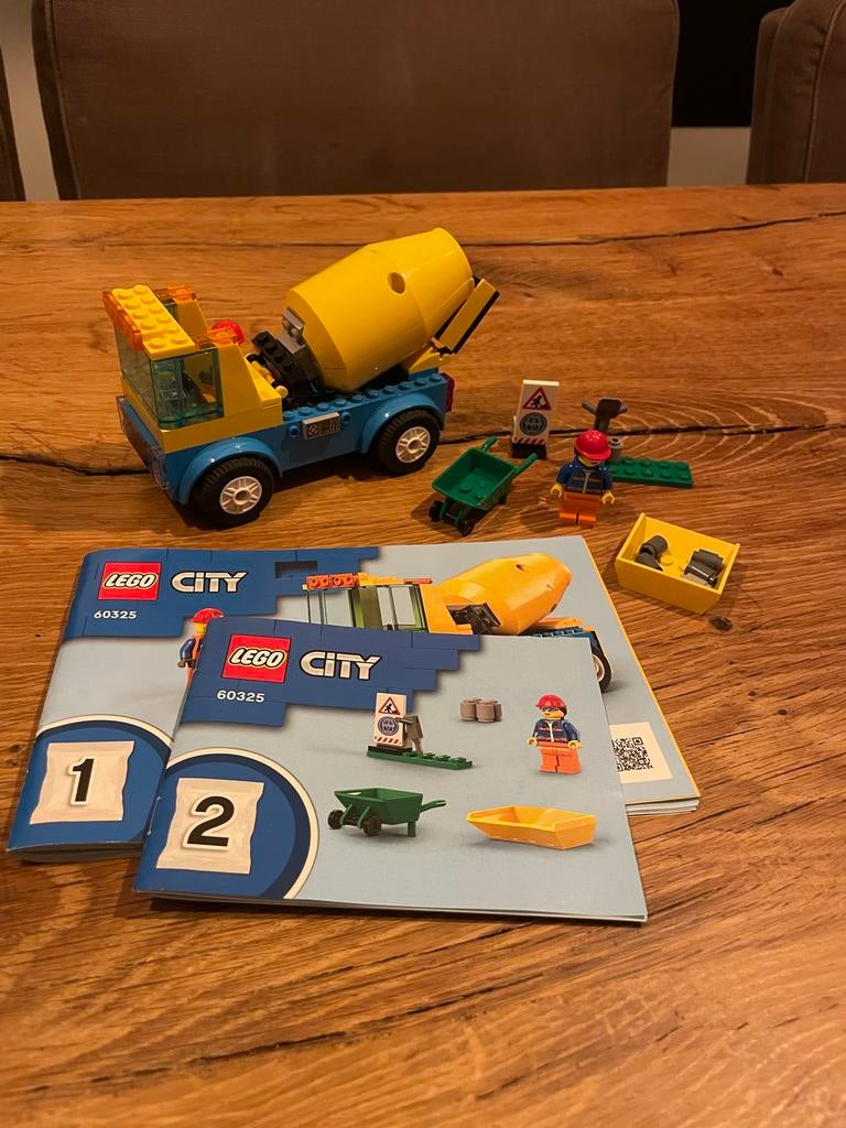 LEGO City Betonmixer 60325 - Compleet met boekjes, Kinderen en Baby's, Speelgoed | Duplo en Lego, Ophalen of Verzenden, Zo goed als nieuw