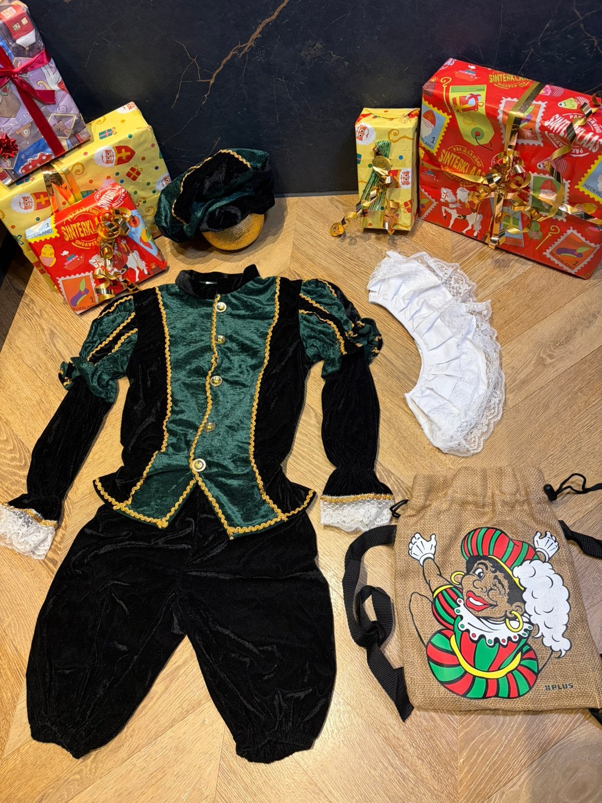 Pietenpak maat 128 groen zwart sinterklaas zwarte piet tas, Ophalen of Verzenden, Nieuw