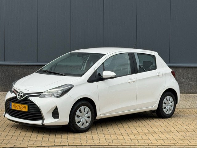 Toyota Yaris 1.0 VVT-i Aspiration (bj 2017), 12 maanden, Stof, Origineel Nederlands, Handgeschakeld