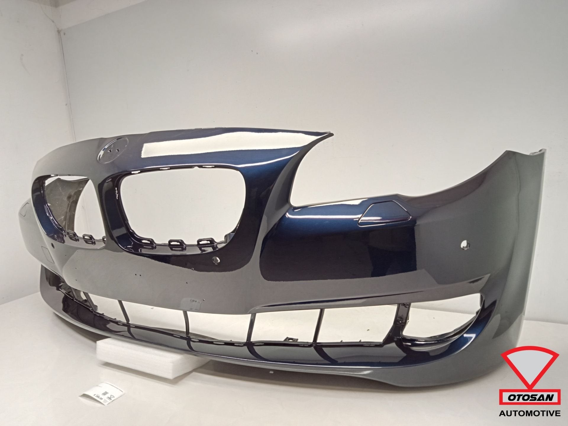 BMW 5 serie F10 F11 2010-2013 Voorbumper M-Pakket Origineel, Petuelring 130
80788  Munich, DE, Gebruikt, Voor, Info@bmw.de