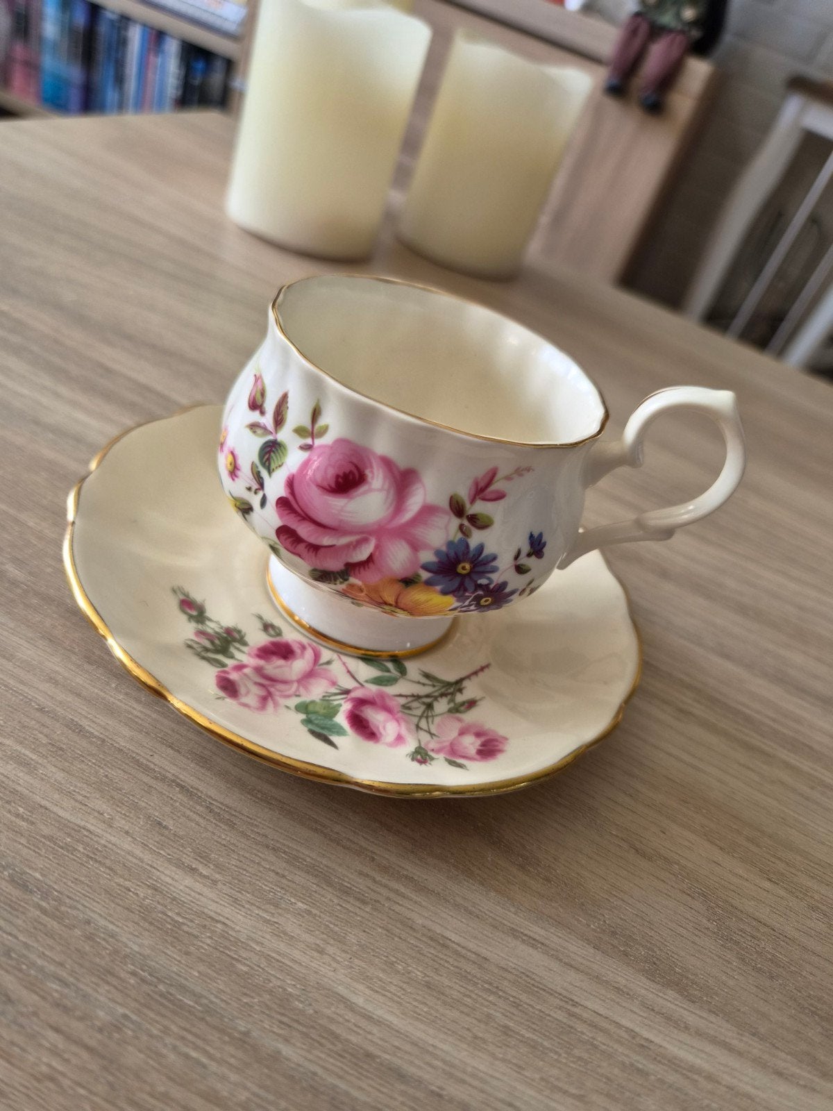 vintage Royal Windsor Fine Bone China kop-en-schoteltje, Ophalen, Zo goed als nieuw, Porselein, Kop en/of schotel
