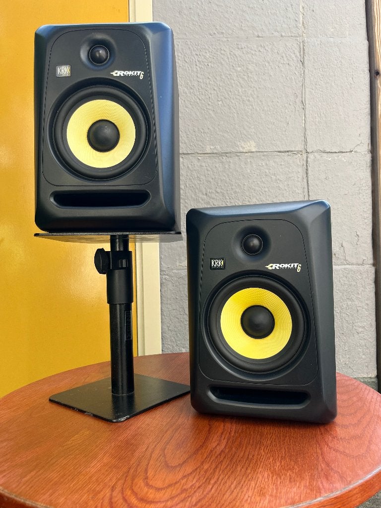 2x KRK Rokit 6 G3 incl. stands, doos en kabels, AUX-ingang, Studiomonitor, Gebruikt, Ophalen of Verzenden
