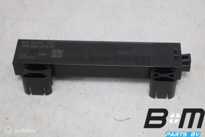 Antenne toegangs / startbevoegdheid VW Golf 8 5WA962132, Gebruikt