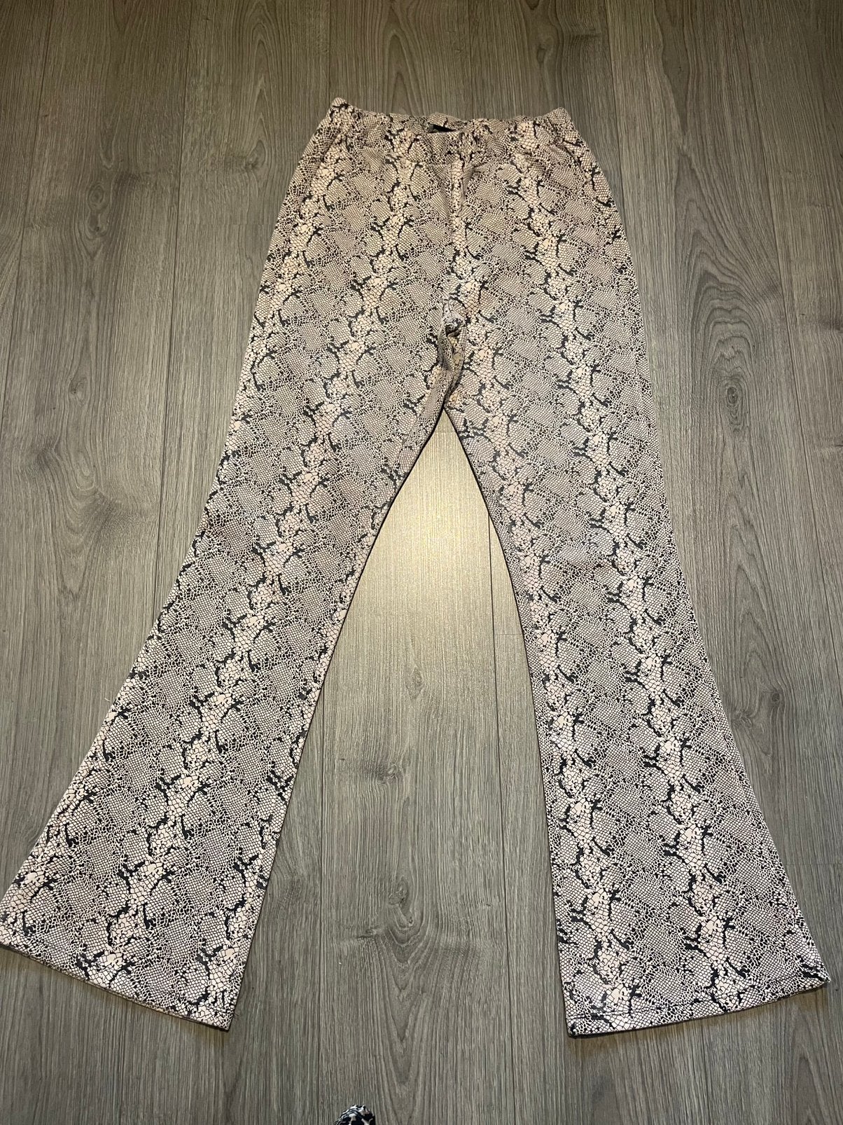 Loavies suedine flared broek maat M, Maat 38/40 (M), Beige, Ophalen of Verzenden, Zo goed als nieuw
