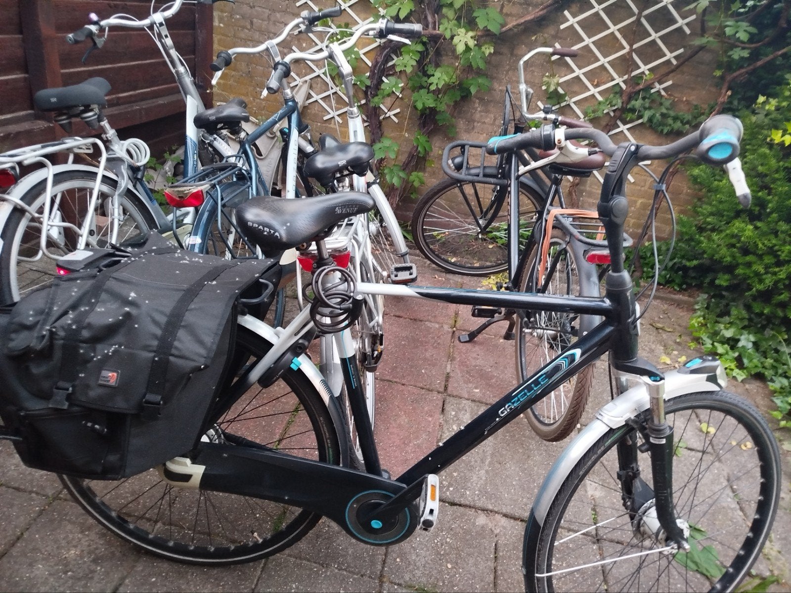 Gazelle fiets met dubbele fietstassen - Goede staat, Ophalen of Verzenden