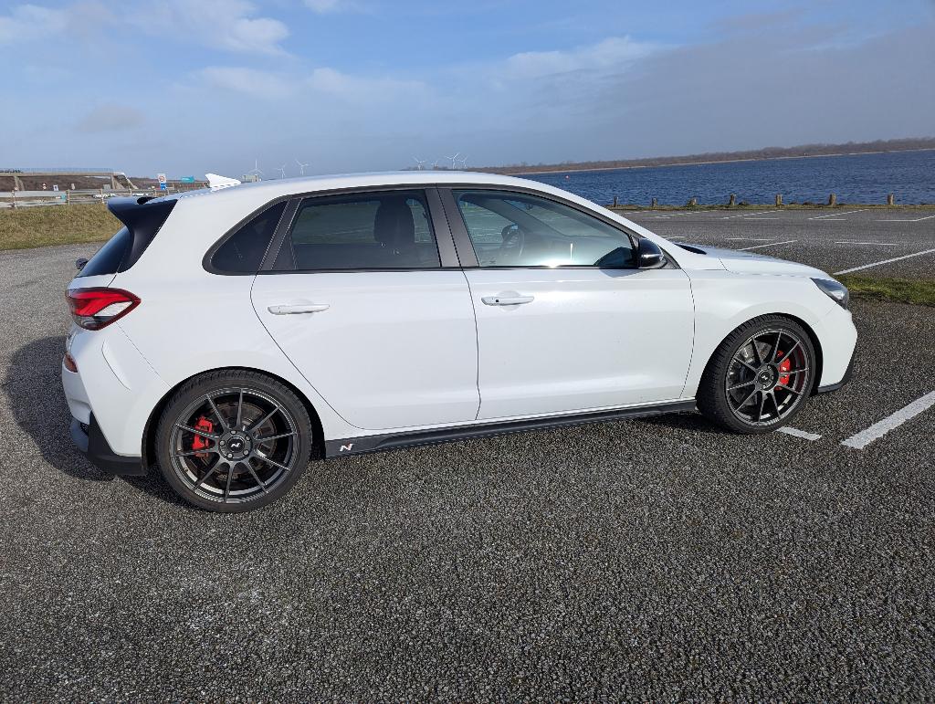 19" Autec Wizard i30N winterset | Bridgestone LM005 | TPMS, Auto-onderdelen, Gebruikt, Banden en Velgen, Winterbanden, 235 mm