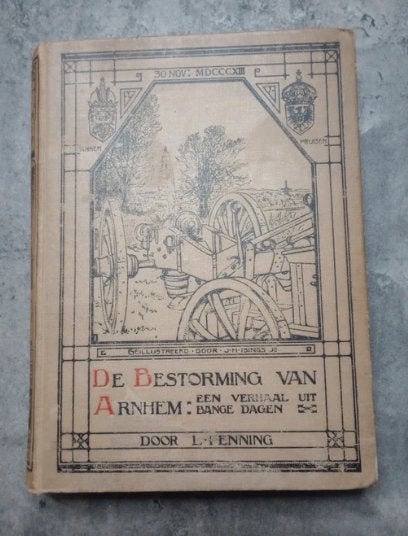 Oud boek de bestorming van arnhem, Ophalen of Verzenden, Gelezen