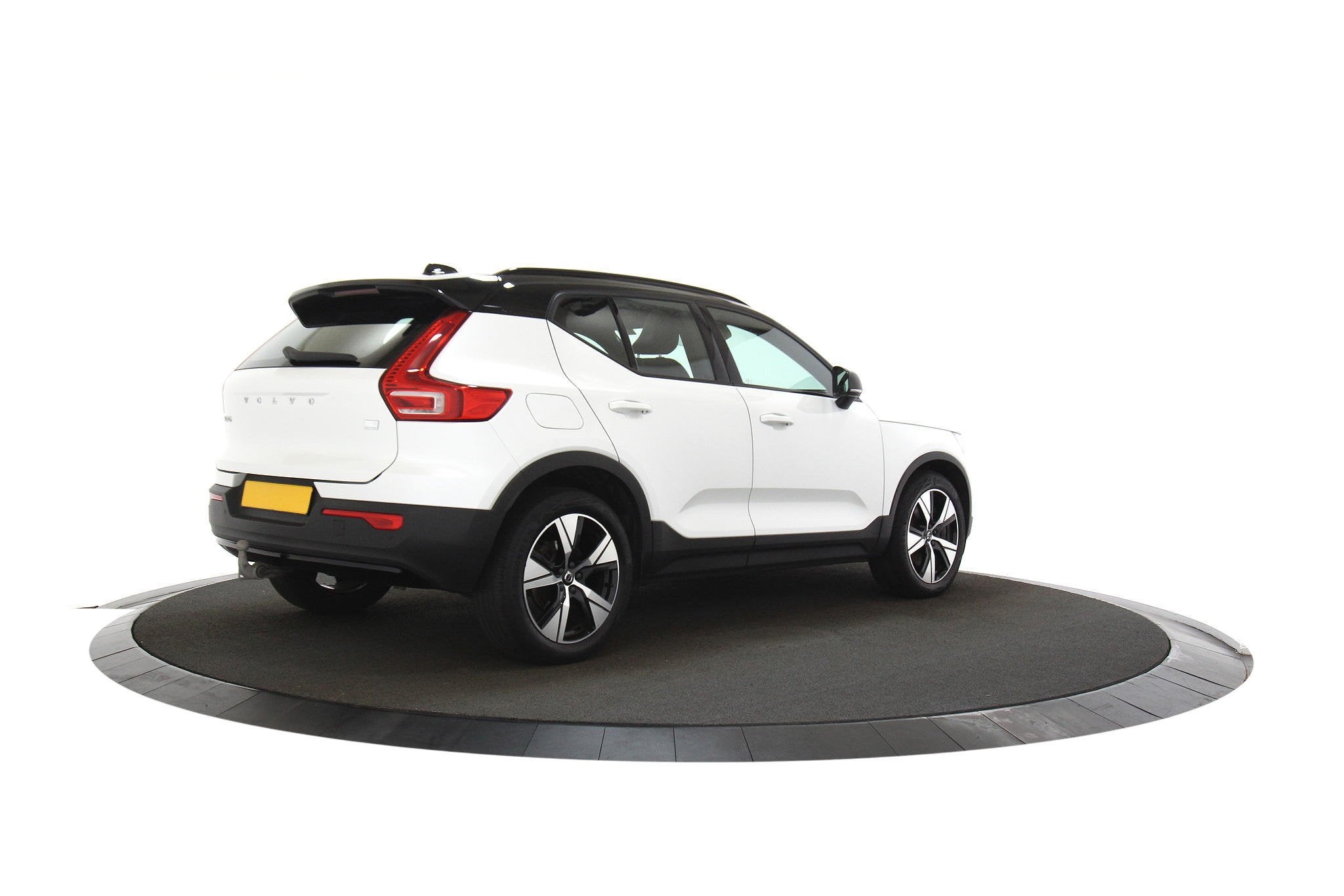 Volvo XC40 1.5 T5 Recharge R-Design Pano Stoelverwarming Ele, 1712 kg, 179 pk, Wit, Bedrijf