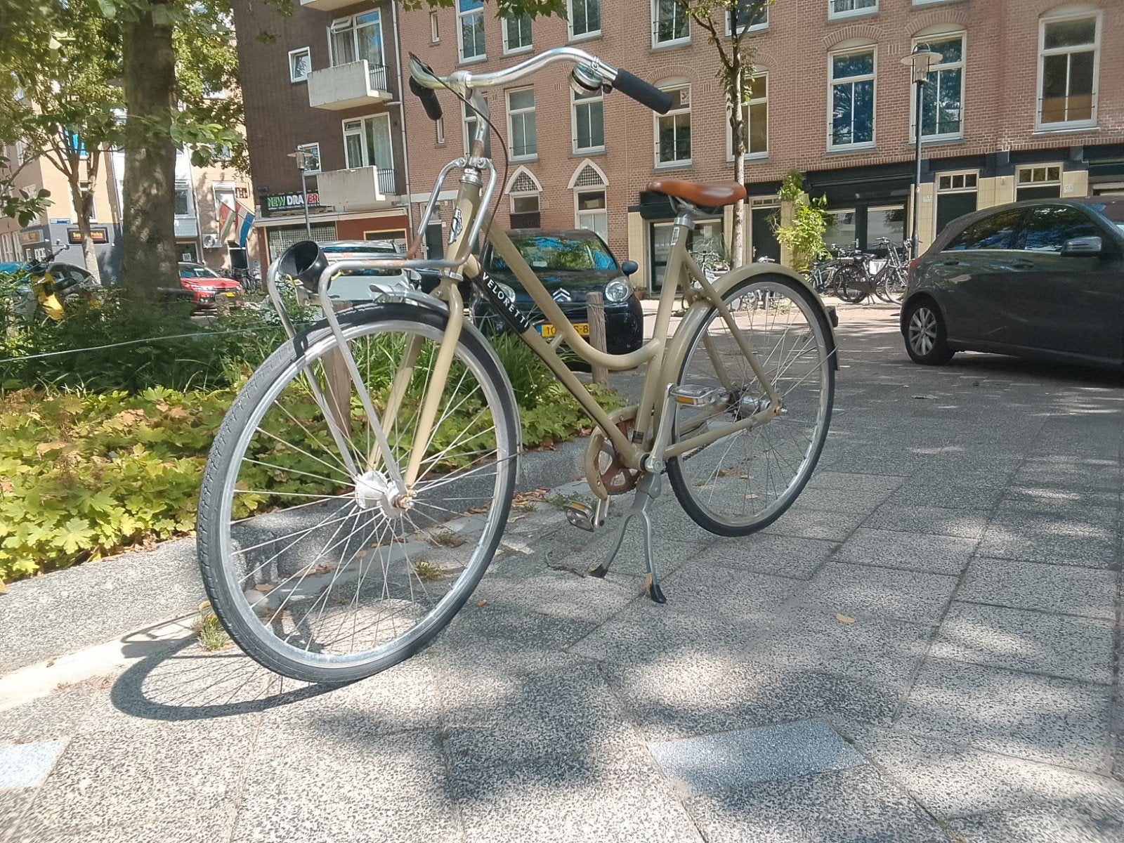 Mooie nette Veloretti Dames fiets met leren zadel, Fietsen en Brommers, Fietsen | Heren | Herenfietsen, Zo goed als nieuw, Overige merken