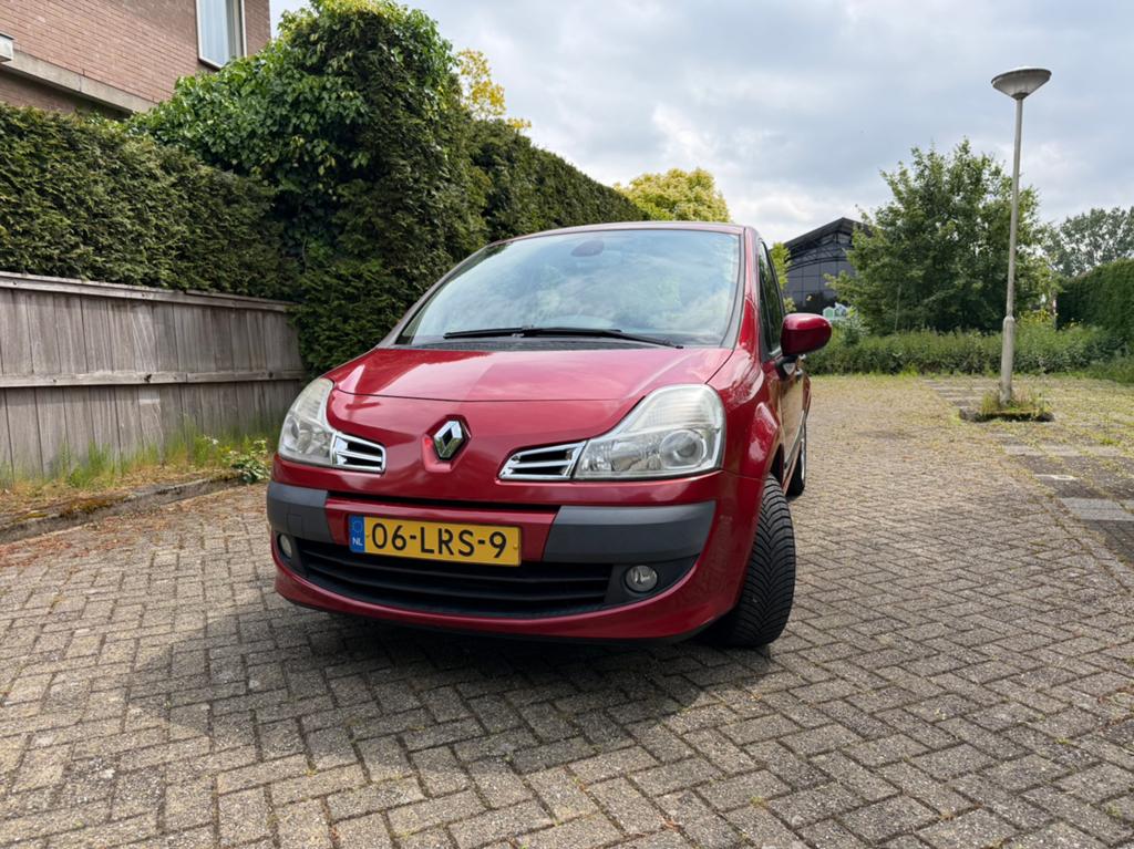 Renault Grand Modus 1.2 16V 2010 Rood, Voorwielaandrijving, 74 pk, 4 cilinders, 49 €/maand