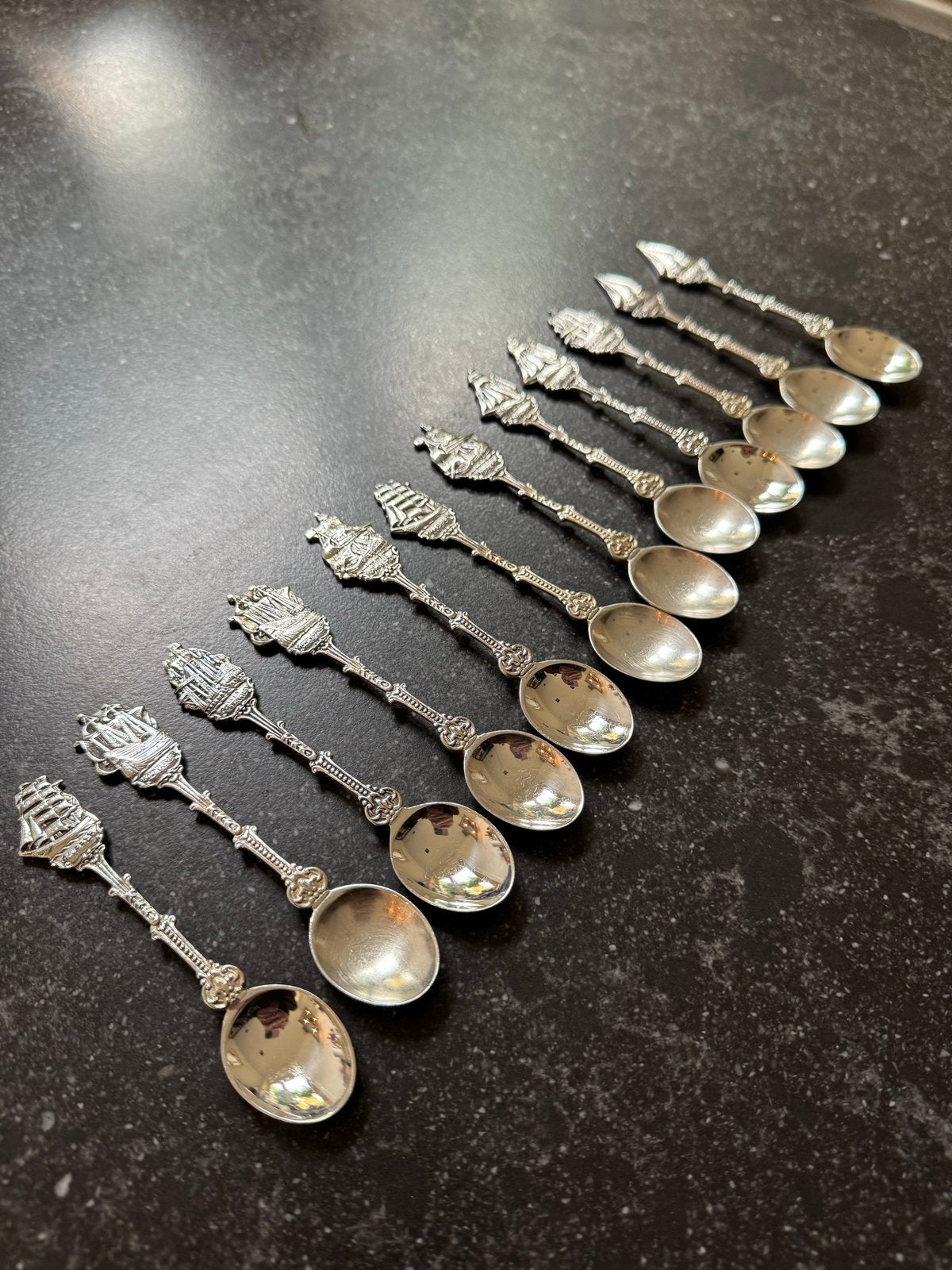 Set van 12 Zilveren Theelepels met Scheepsmotieven, Ophalen of Verzenden