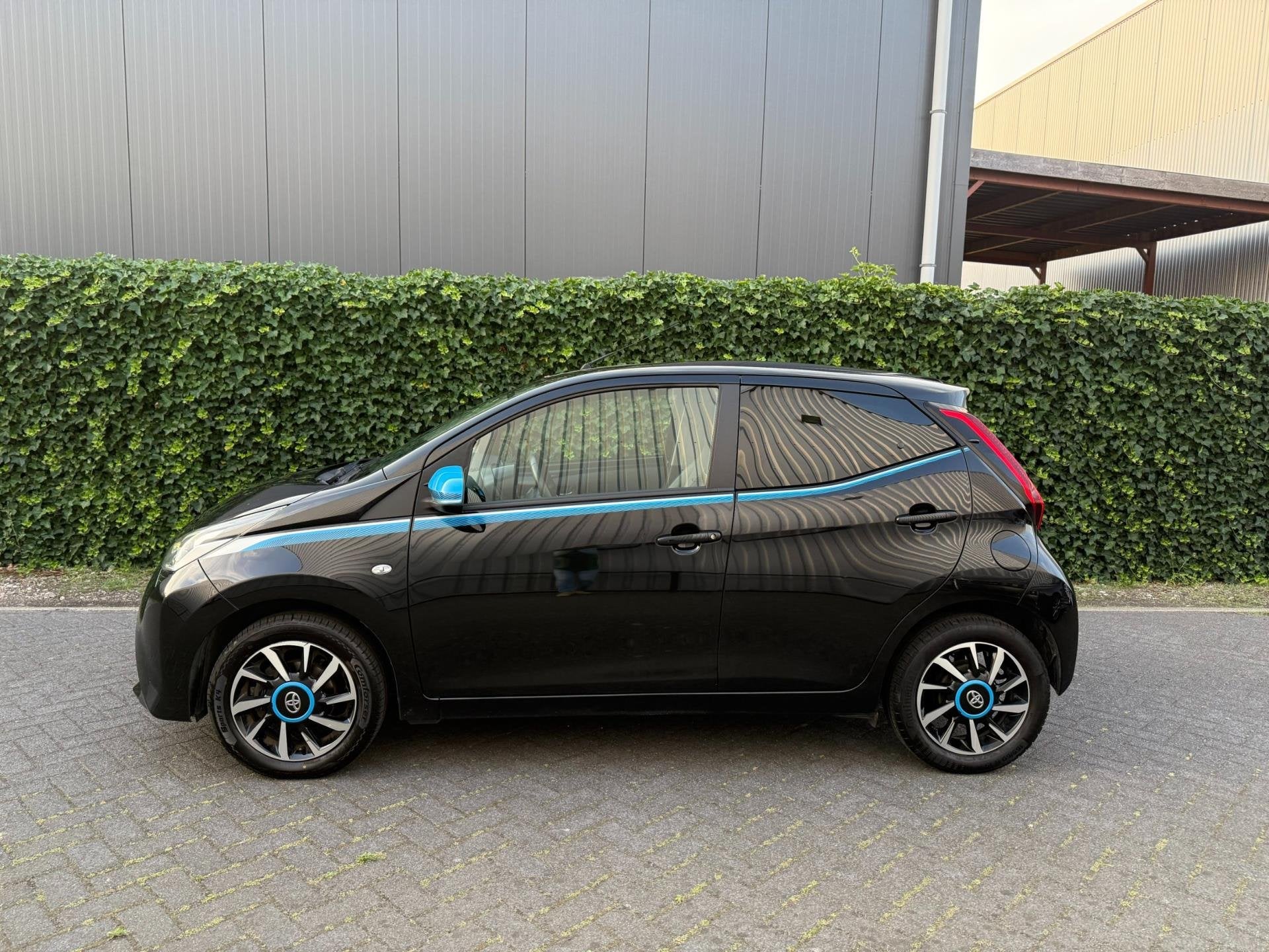 Toyota Aygo 1.0 VVT-i X-PLAY 72pk 2019 | CARPLAY | LEDER, Voorwielaandrijving, Gebruikt, Euro 6, 4 stoelen