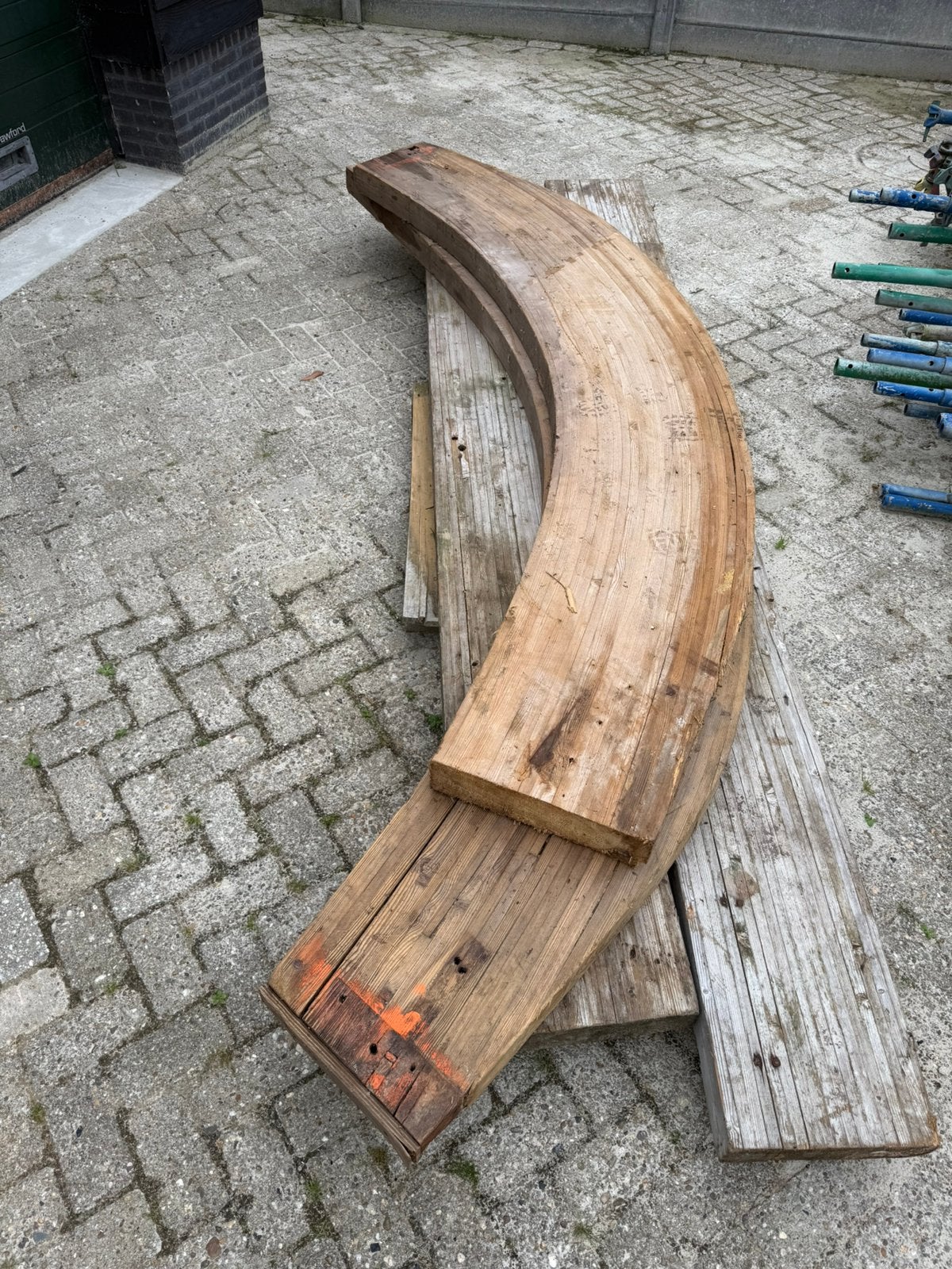 Oude grenen gelijmde spanten mooi voor een barblad, Ophalen, Grenen, Zo goed als nieuw, 50 mm of meer