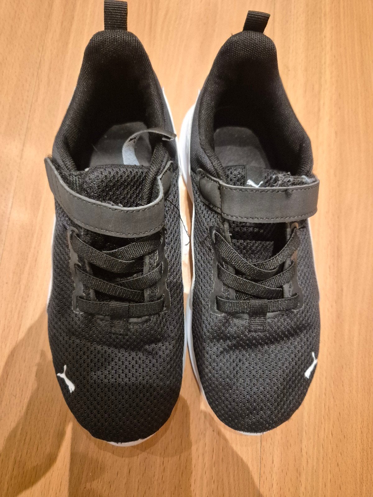 Puma sportschoenen maat 35 zwart voor jongens en meisjes, Gebruikt, Puma, Ophalen of Verzenden, Jongen of Meisje
