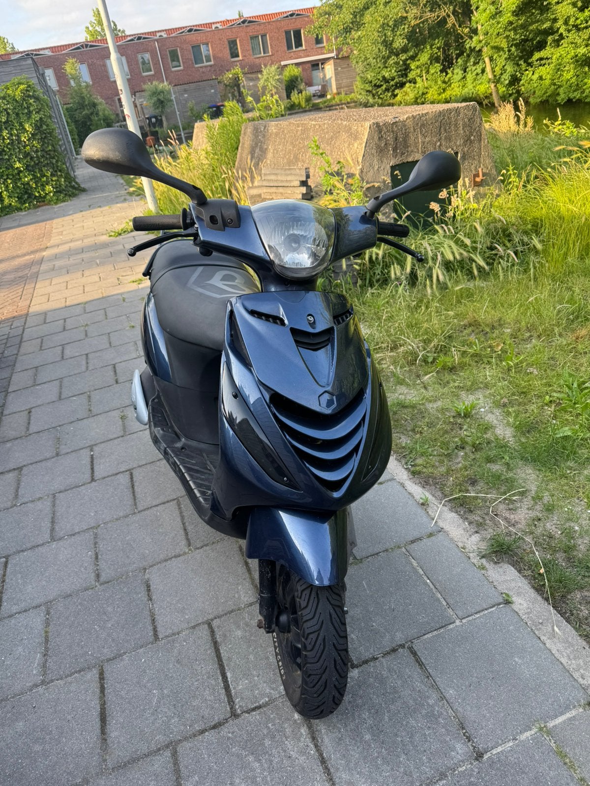 Piaggio Zip 2013 - Mooie Staat, Blacktrophy Tuning, Fietsen en Brommers, Scooters | Piaggio, Ophalen, Tweetakt, Maximaal 45 km/u