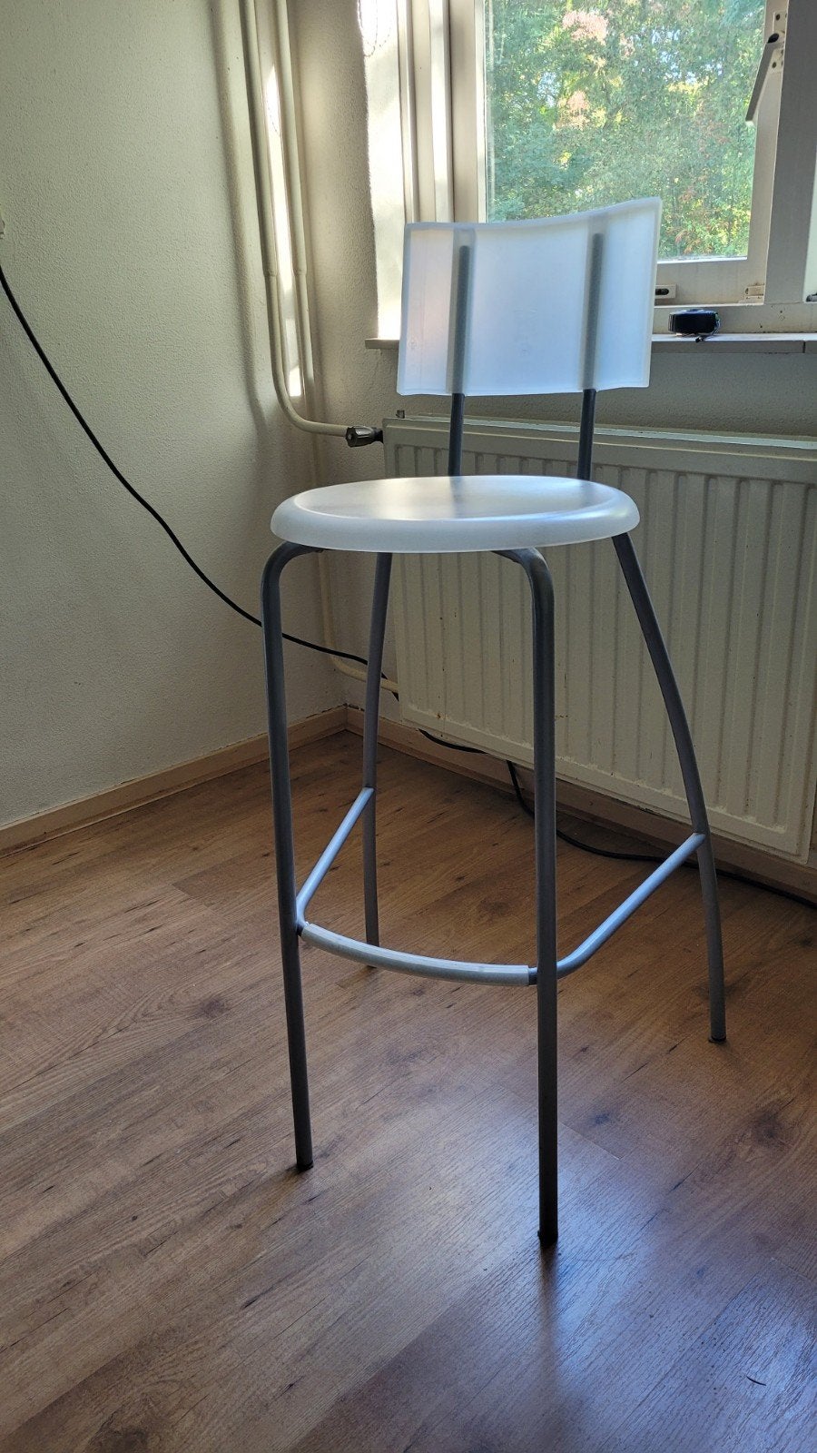 Set van 4 moderne barkrukken met rugleuning, Met voetsteun, Ophalen of Verzenden, 90 cm of meer, 4 krukken
