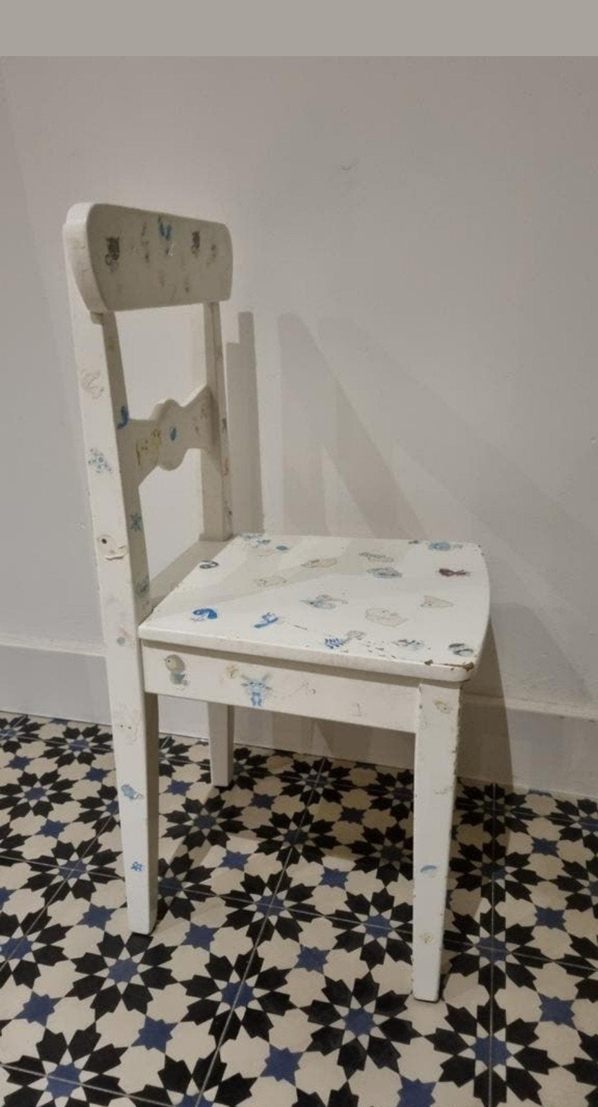 IKEA Leksvik kinderstoel met stickers, Kindvriendelijk, Speels, Vintage, Gebruikt, Wit, Ophalen of Verzenden
