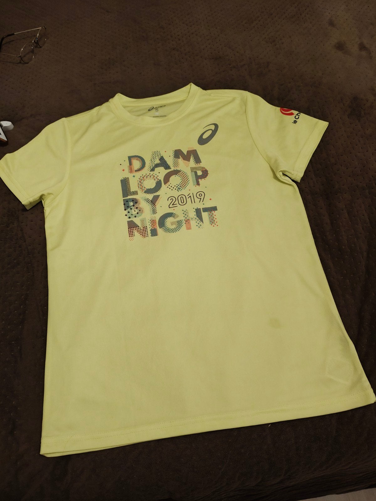 Asics Damloop by Night 2019 hardloopshirt maat S, Geel, Ophalen of Verzenden, Hardlopen of Fietsen, Maat 36 (S)