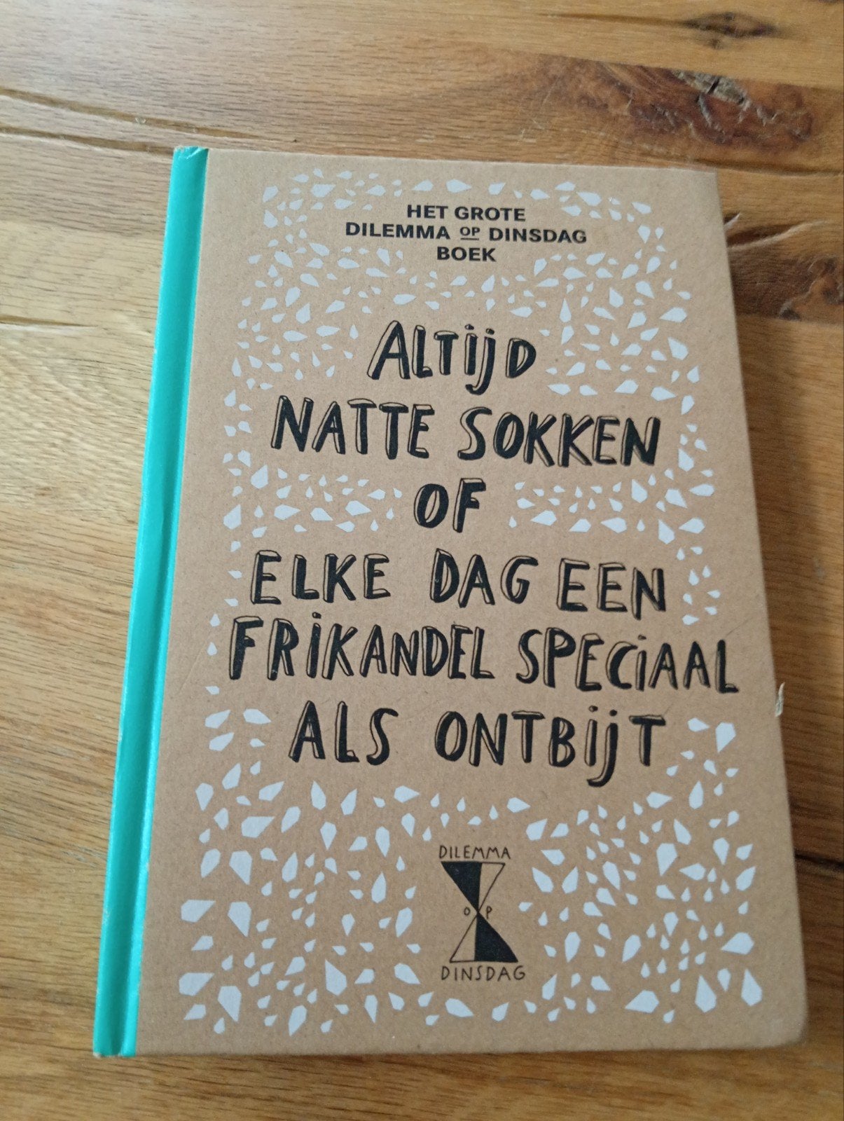 Het Grote Dilemma op Dinsdag Boek, Dilemma op Dinsdag, Ophalen of Verzenden, Zo goed als nieuw, Nederland