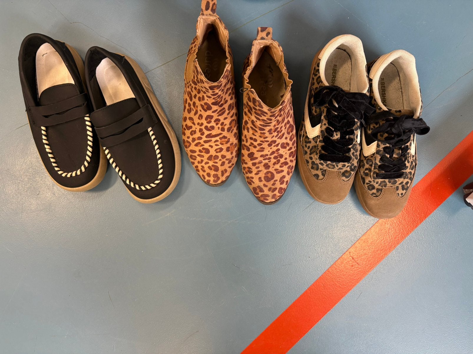 Dames schoenen/slippers, Ophalen of Verzenden, Zo goed als nieuw, Blauw, Instappers