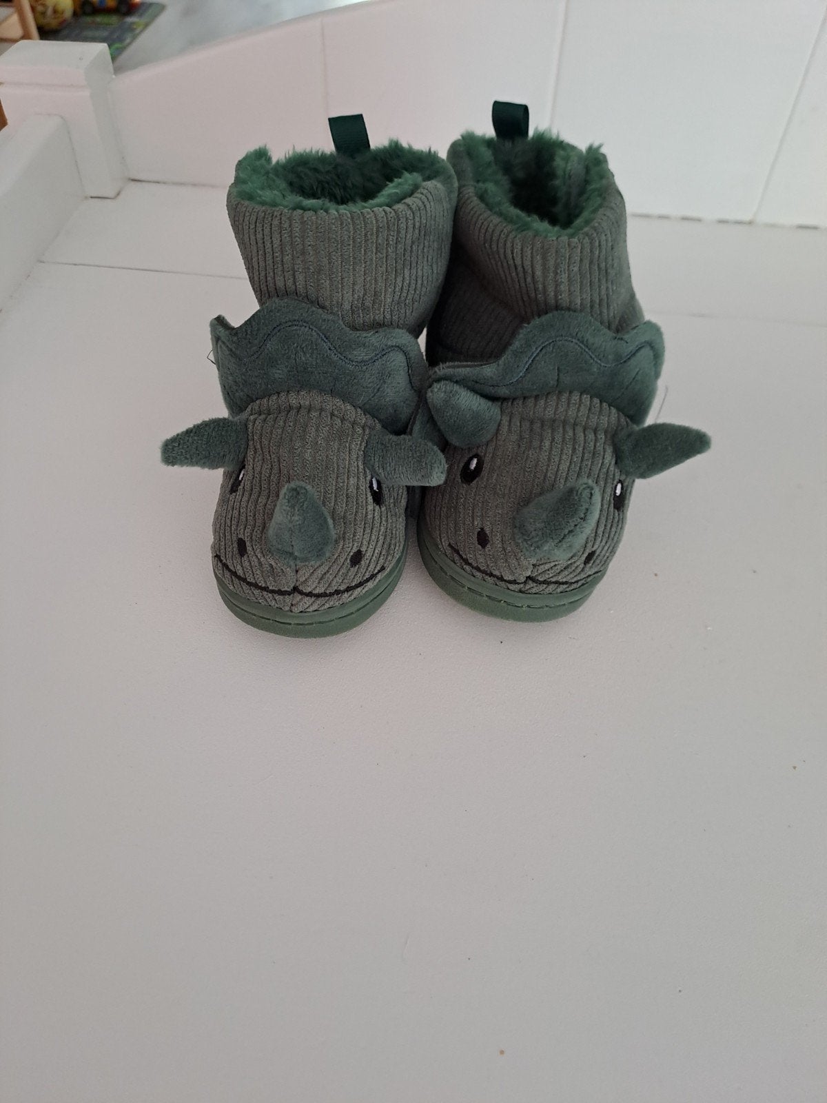 Dino slofjes mt 22/23 met voering van Scapino, Kinderen en Baby's, Babykleding | Schoentjes en Sokjes, Slofjes, Jongetje of Meisje