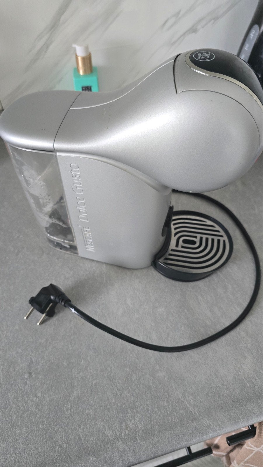 Nescafé Dolce Gusto koffiezetapparaat - Zilver, Ophalen, Koffiepads en cups, Gebruikt, Koffiemachine