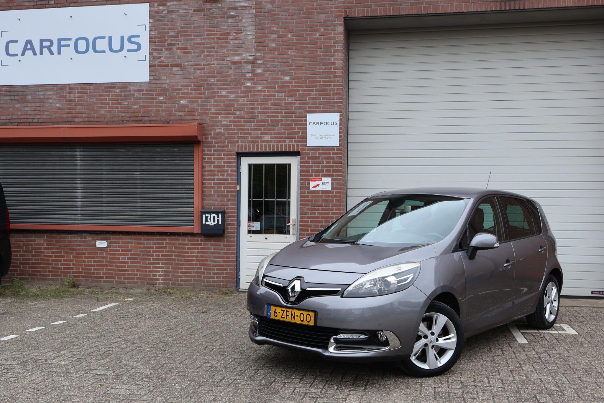 Renault Scénic 1.2 TCe R-Cinéma APK Scherm 2e eigenaar PDC, Auto's, Voorwielaandrijving, Euro 5, Gebruikt, 1295 kg