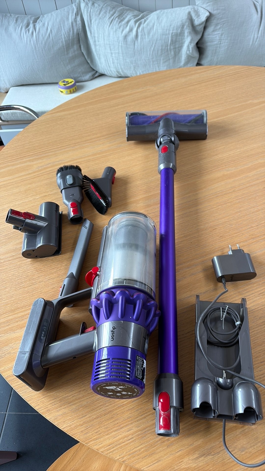Dyson v10 animal met 1 jaar oude zuigmond origineel, Gebruikt, Ophalen of Verzenden, Reservoir, Steelstofzuiger
