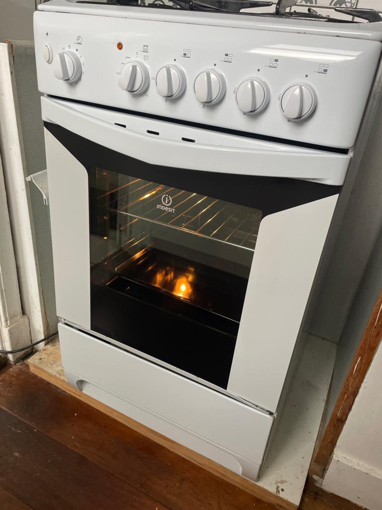Indesit fornuis, Ophalen, Gebruikt, Grill, 4 kookzones