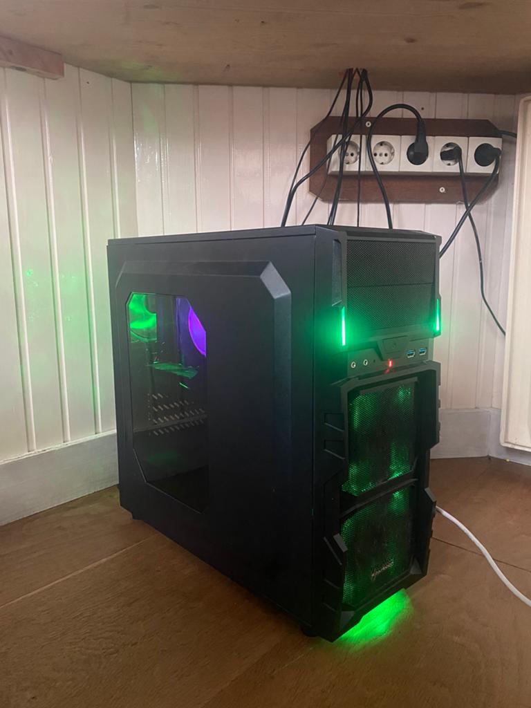 Gaming setup | computer, toetsenbord en muis, monitor, stoel, Ophalen of Verzenden, Zo goed als nieuw, Gaming, HDD
