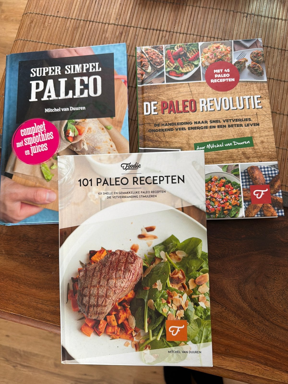 3 Paleo kookboeken: Super Simpel, Revolutie, 101 Recepten, Boeken, Voorgerechten en Soepen, Ophalen of Verzenden, Zo goed als nieuw