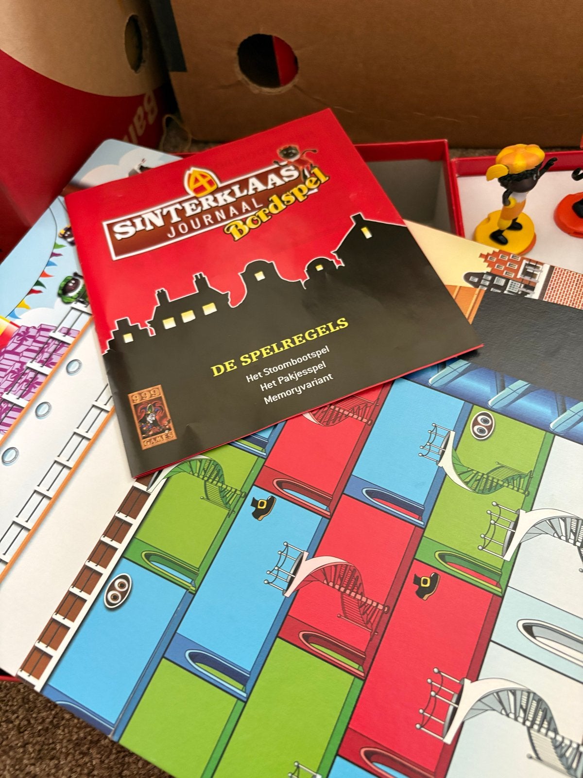 Sinterklaas Journaal Bordspel - 3 Spellen in één, Drie of vier spelers, Ophalen, Zo goed als nieuw